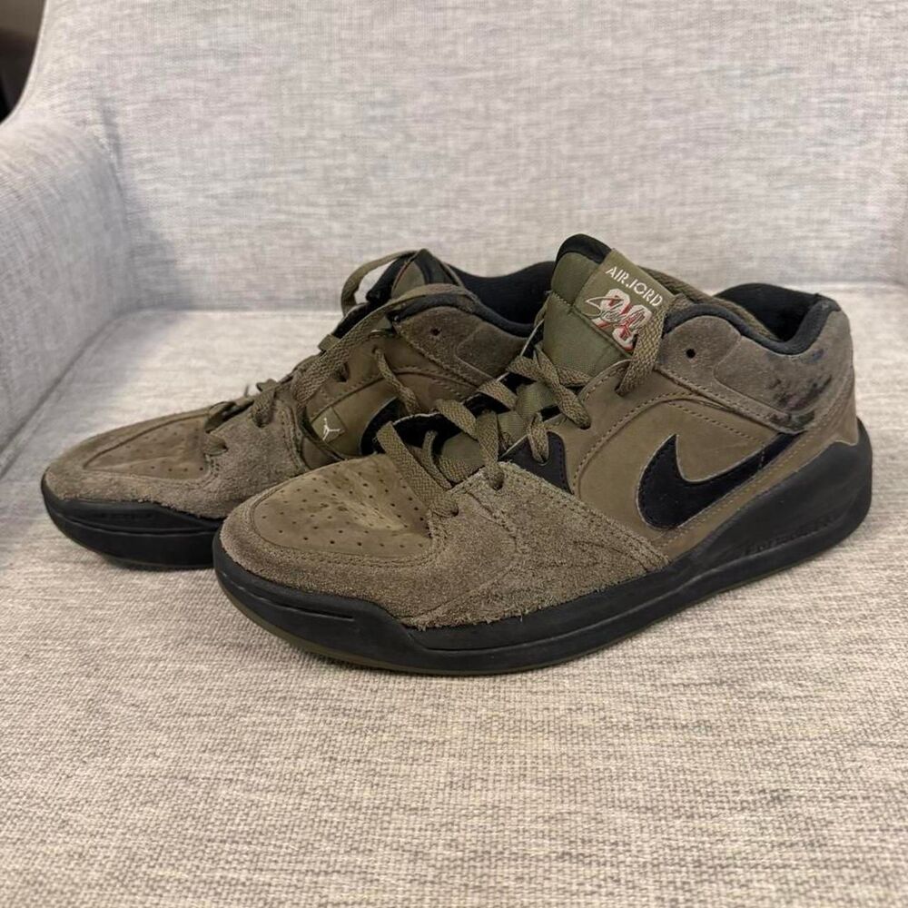 Nike Men's Khaki and Green Trainers